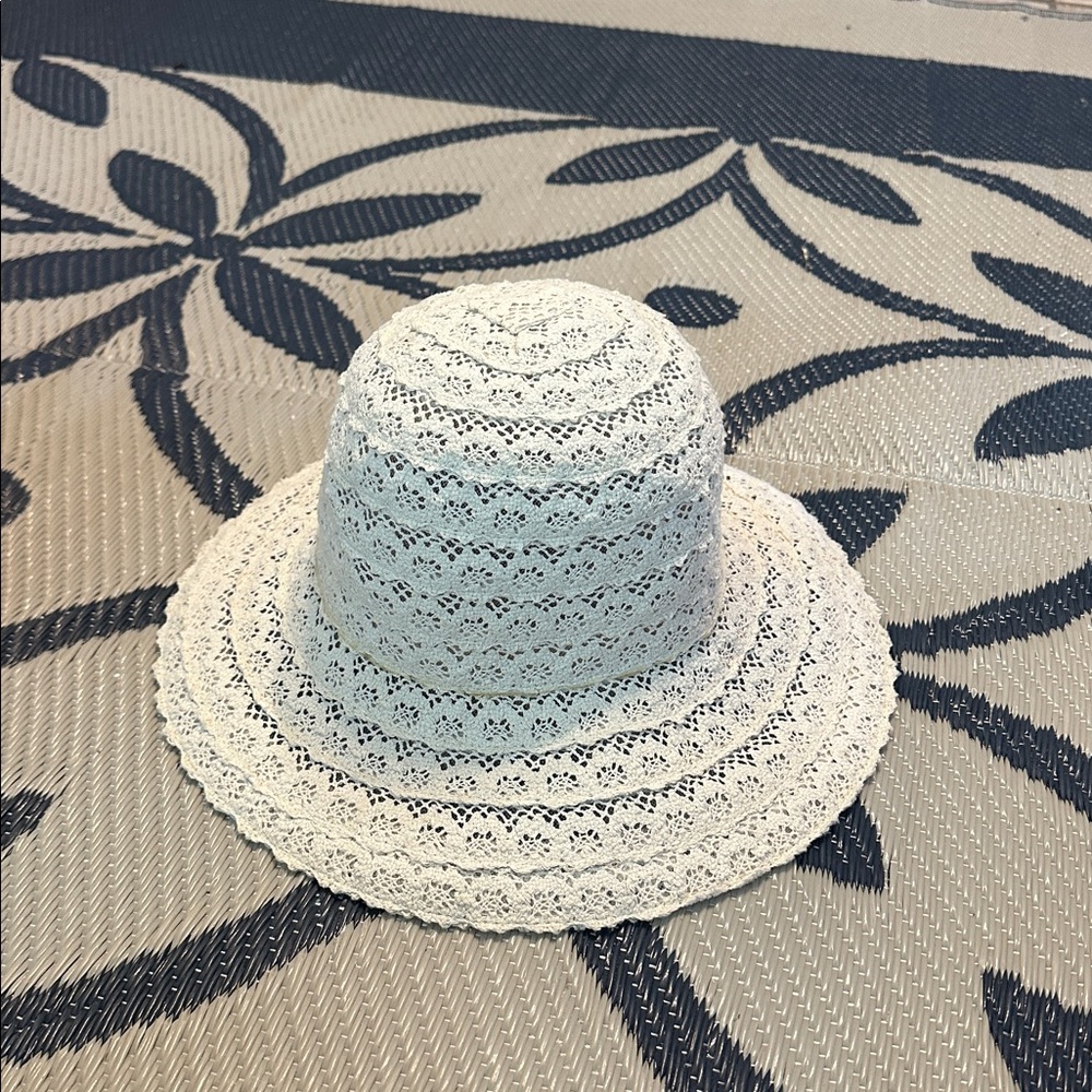 David and Young Elegant Cream Hat